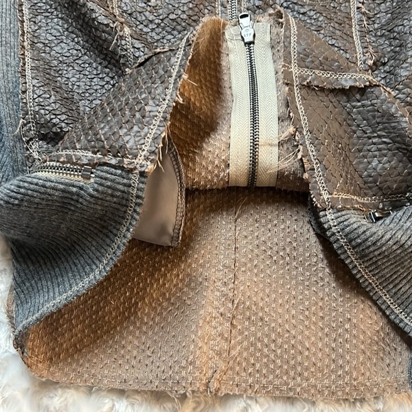 WOMENS LOLA & SOPHIE GREY & TAN FAUX SNAKESKIN FULL ZIP SWEATER SIZE M - Picture 8 of 9